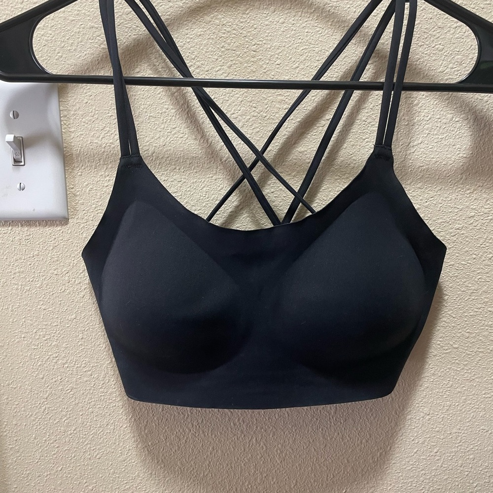 Women's Black Strappy Sports Bra